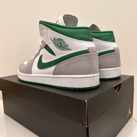 AIR JORDAN 1 MID SE "Grey / Pine Green / White" - Picture 10 of 13